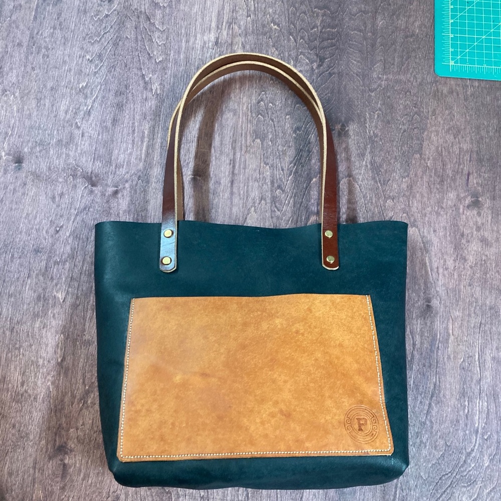 Leather tote - Picture 3 of 4